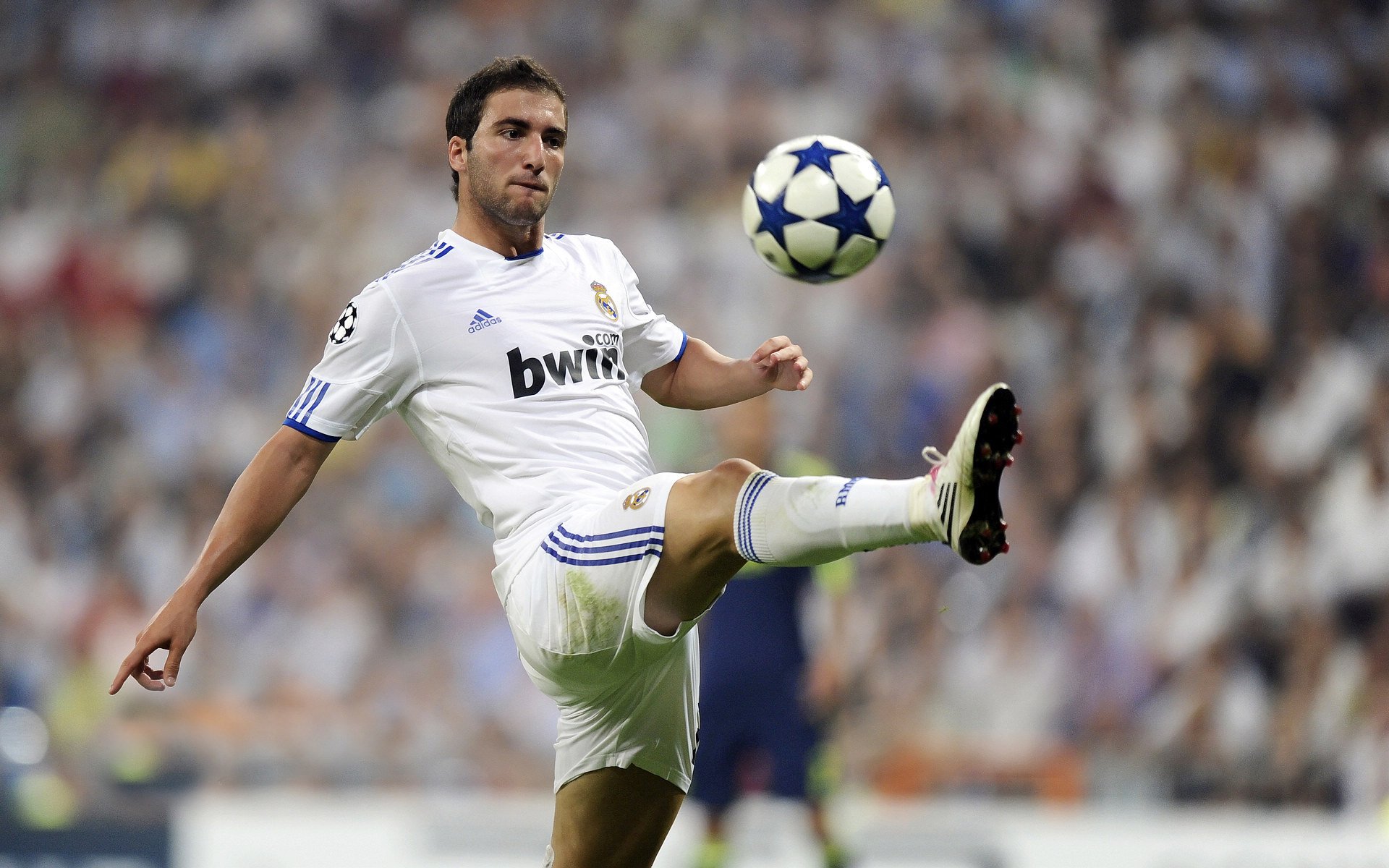 乐鱼电脑版官网-哈兰德与福登联手为曼城再度破门,强势领跑欧冠小组,哈兰德德国队